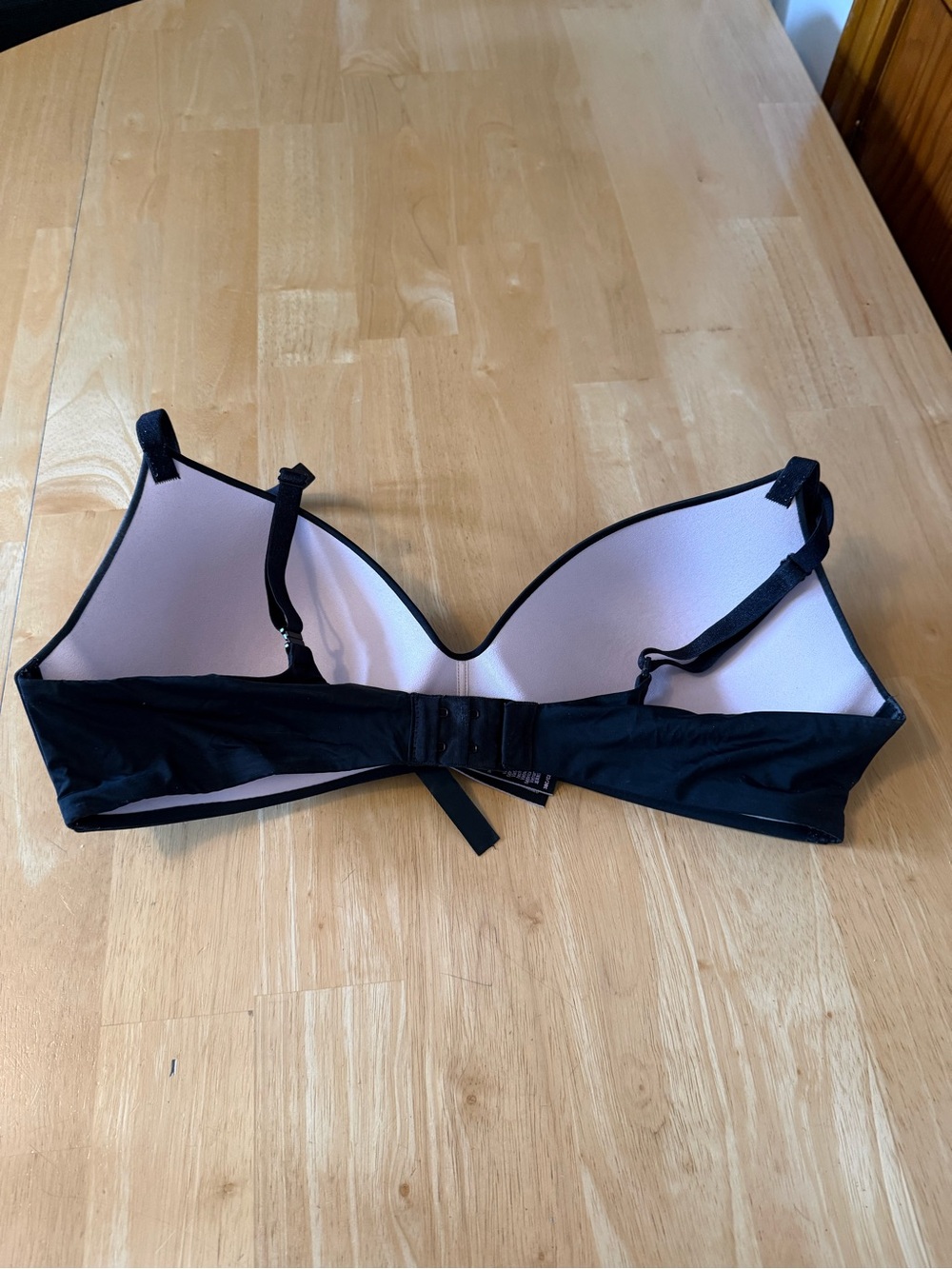 Victoria's Secret Black Wireless T-Shirt Lightly Lined Bra 38C - Picture 3 of 7